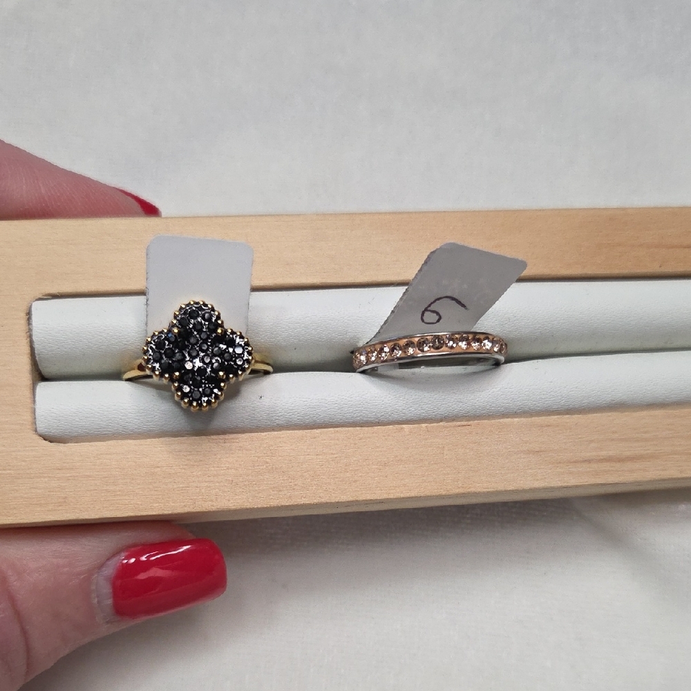 Lot of 2 Stainless Steel Fashion Rings Black Clover Peach Rhinestone Band Size 6